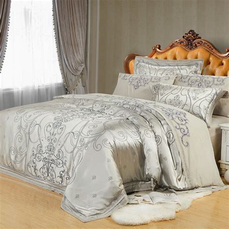 Metallic Bed Sheets & Sets 